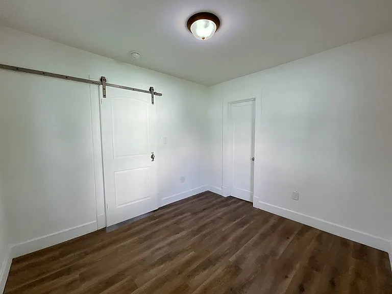 828 W Talmage St — Photo 6