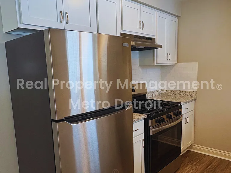 36247 Hathaway St — Photo 7