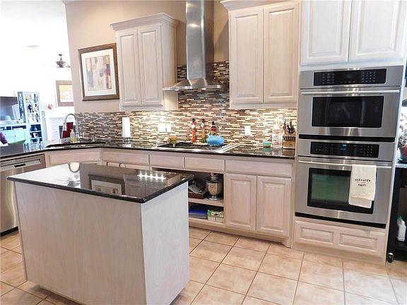 4th image of 9012 Riverfalls Dr