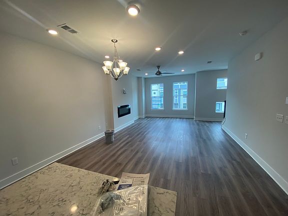 5th image of 4564 Mixson Ave