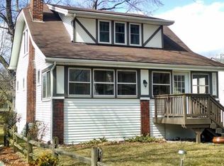 18915 Westmore St, Livonia, MI 48152