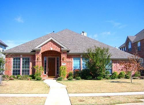 1st image of 615 Yaupon Dr