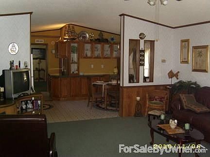living room
						:
						looking toward kitchen