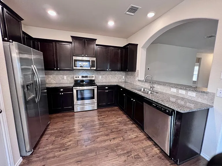6320 Dorthy Muree Dr — Photo 10