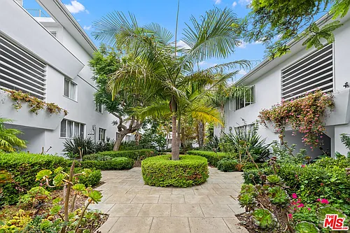 134 San Vicente Blvd Photo 1
