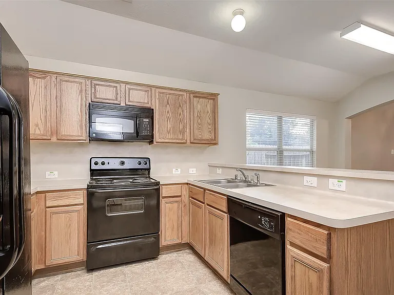 7411 Kransburg Ranch Dr — Photo 6