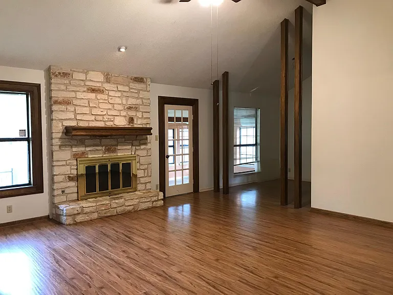 11203 Oak View Dr — Photo 6
