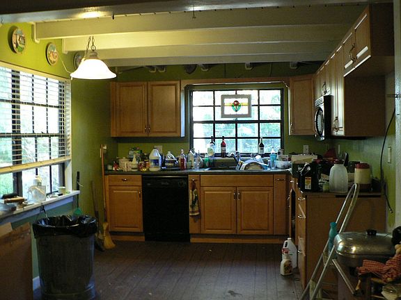 4th image of 670 N Thorpe Ave