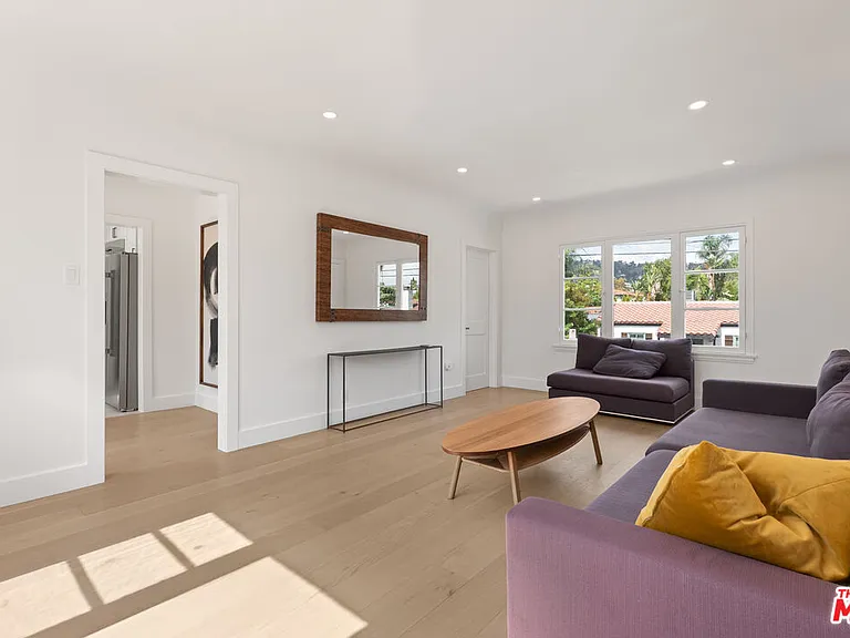 8210 W Clinton St — Photo 1