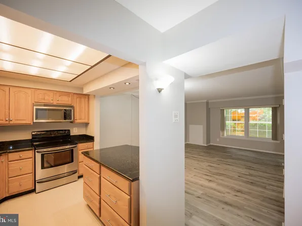 7640 Tremayne Pl APT 107, Mc Lean, VA 22102