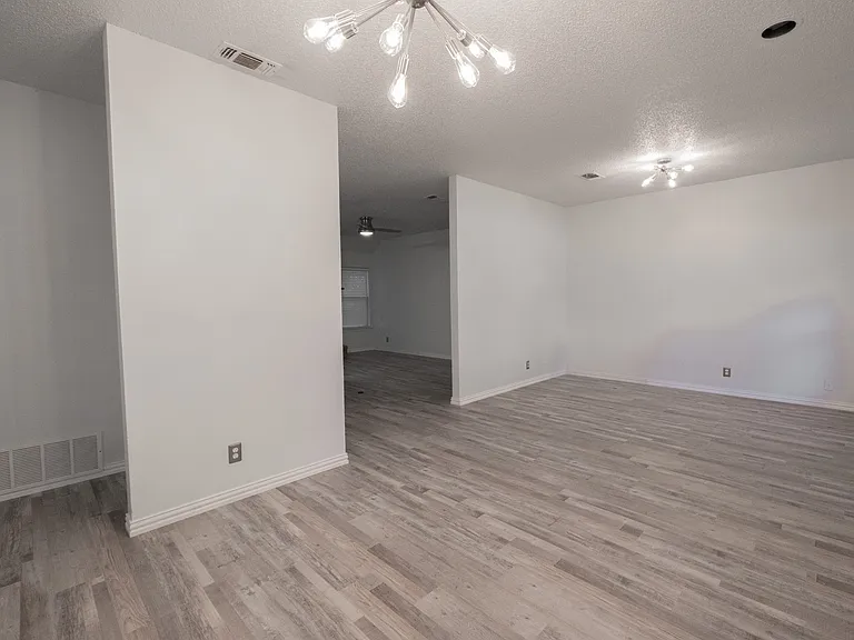 8201 Llano Ave — Photo 16