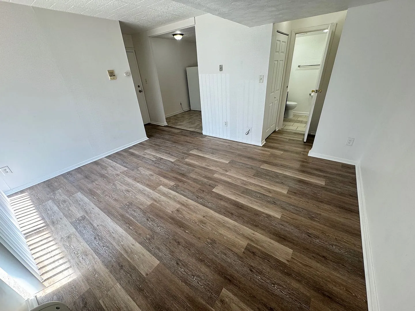 604 Shaw Ave APT 100 photo 1