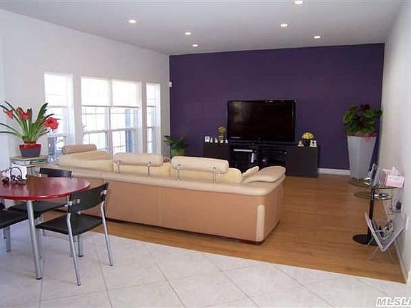 4th image of 58 Province Dr
