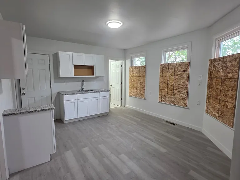 69 Frank St #1 — Photo 2