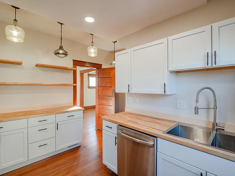 850 15th St SE — Photo 9