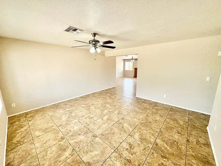 8544 W Lawrence Ln — Photo 3