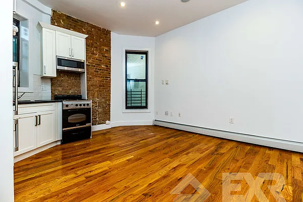 Rented by EXR | media 14