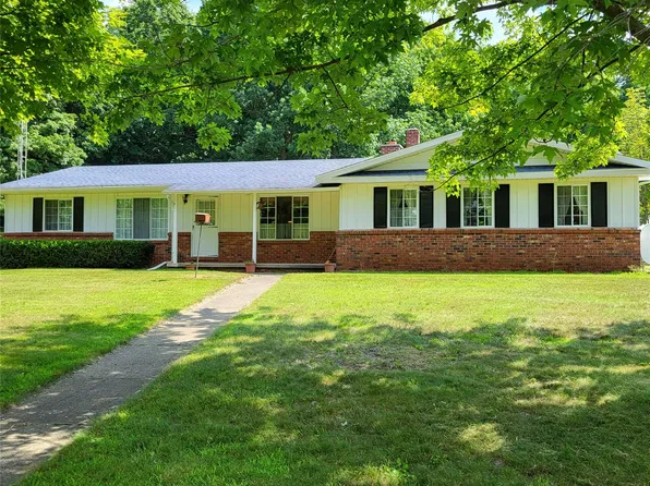 5060 Pinecone Dr, Lapeer, MI 48446