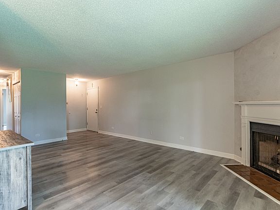 5th image of 692 Hapsfield Ln #4B1