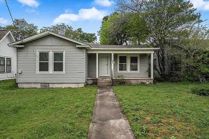 2802 Dancy St — Photo 3