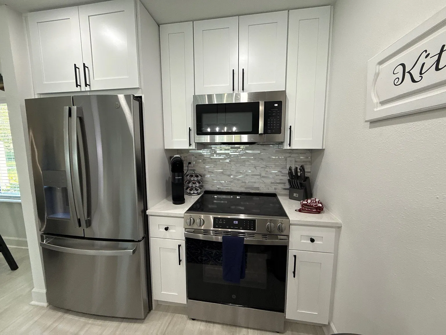 2 bed, 2.0 bath, 1296 sqft, $2,700 — Photo 3