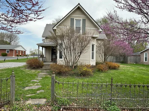 202 1st St, New Market, IN 47965