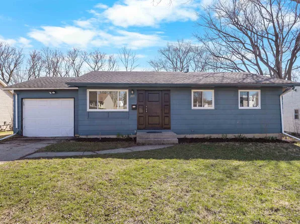 2815 Green Dale Dr, Rockford, IL 61109