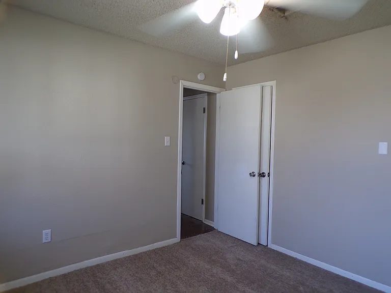 313 Highland Dr — Photo 6