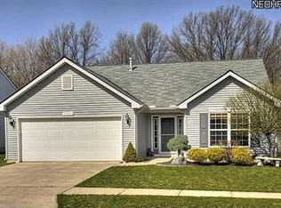 5084 Park Trl, North Ridgeville, OH 44039