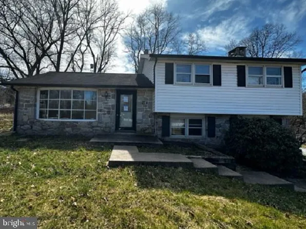 730 Pigeon Creek Rd, Pottstown, PA 19465