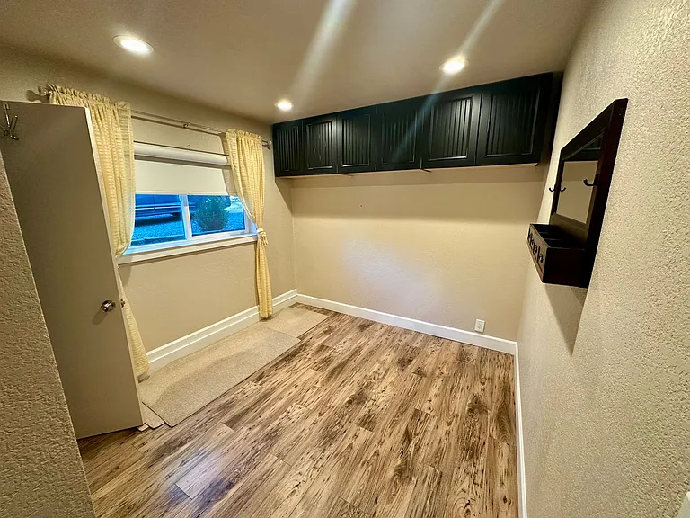 10891 Berggren Ln — Photo 10