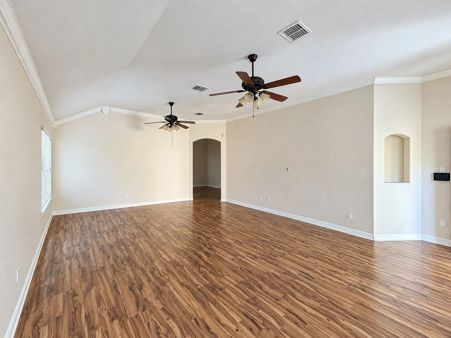 3 bed, 1925 sqft, $1,925 — Photo 4