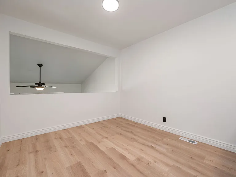 1356 E Merritt Cir — Photo 5