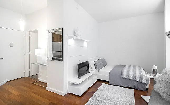 Sold by SR8 REALTY LLC | media 2