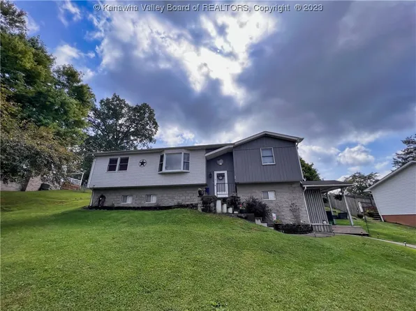 98 Pinewood Rd, Elkview, WV 25071