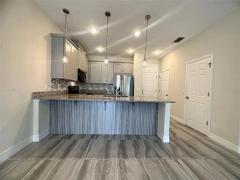 2928 Windmill Dr — Photo 4