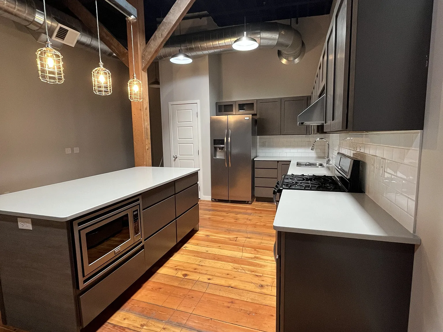 1 bed, 1.5 bath, 1104 sqft, $1,500 — Photo 3