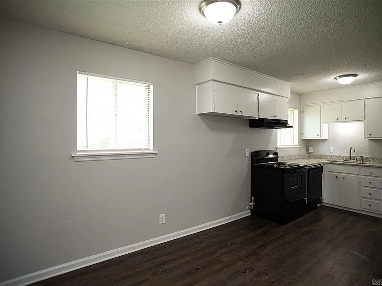 817 Greenlea Dr — Photo 5