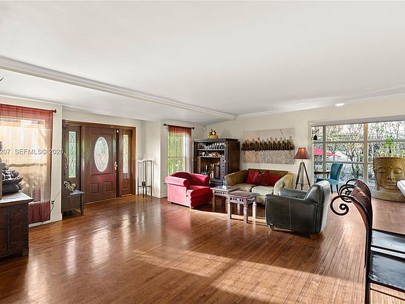 3rd image of 6315 Maynada St