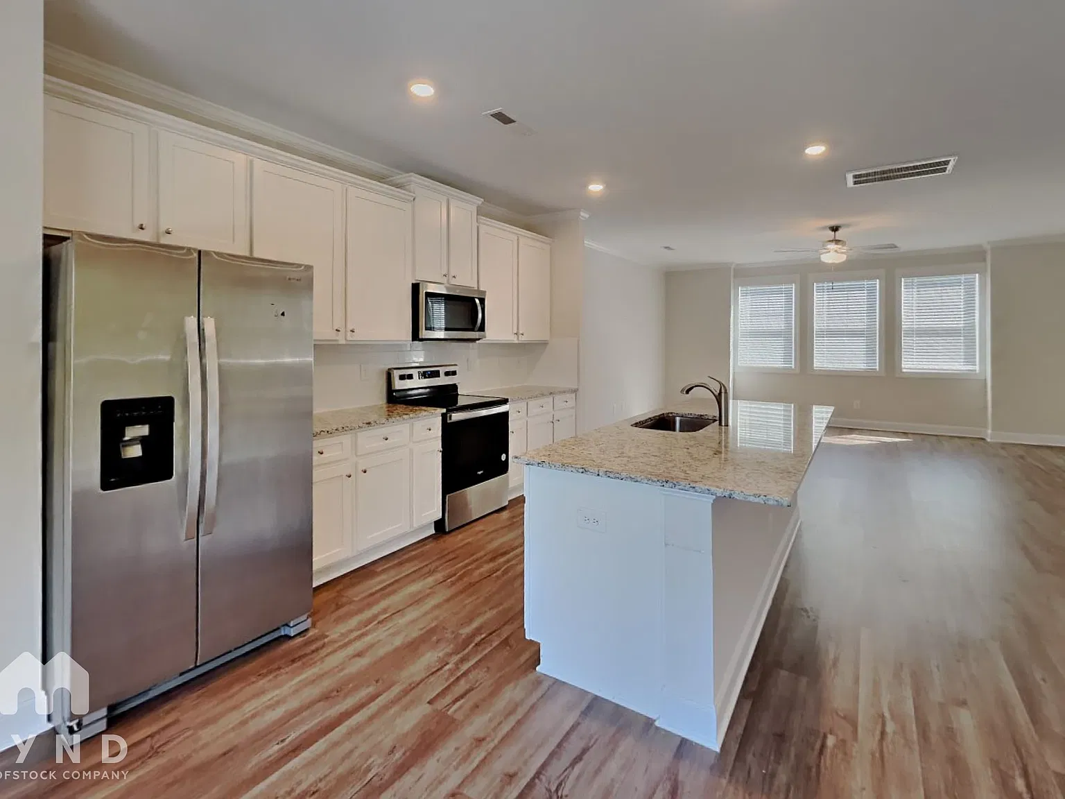 3 bed, 2.5 bath, 2000 sqft, $2,010 — Photo 3