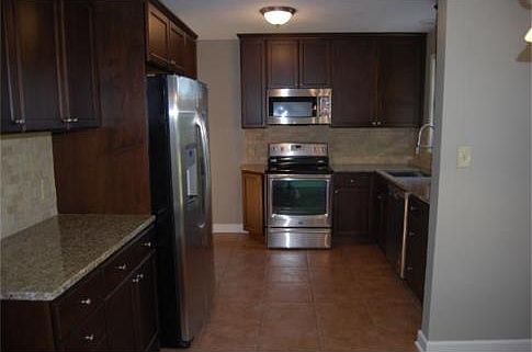 4th image of 1338 6th St E