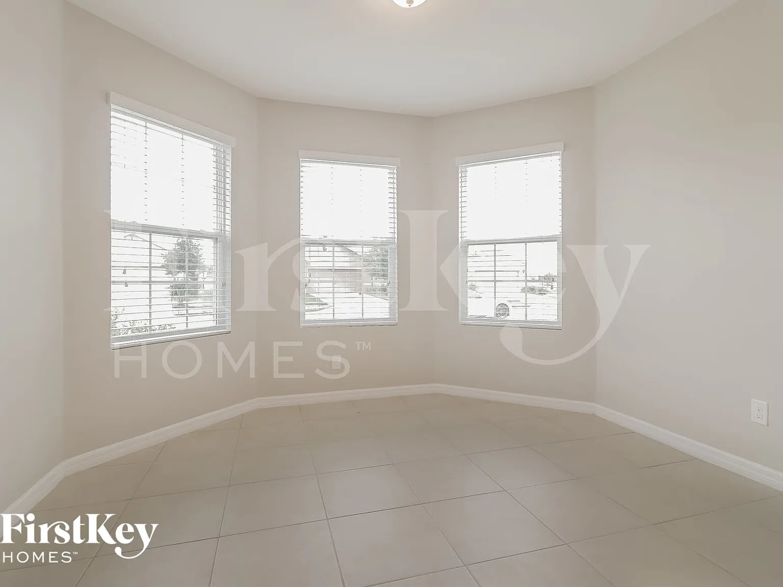 3 bed, 2.0 bath, 1760 sqft, $2,430 — Photo 4