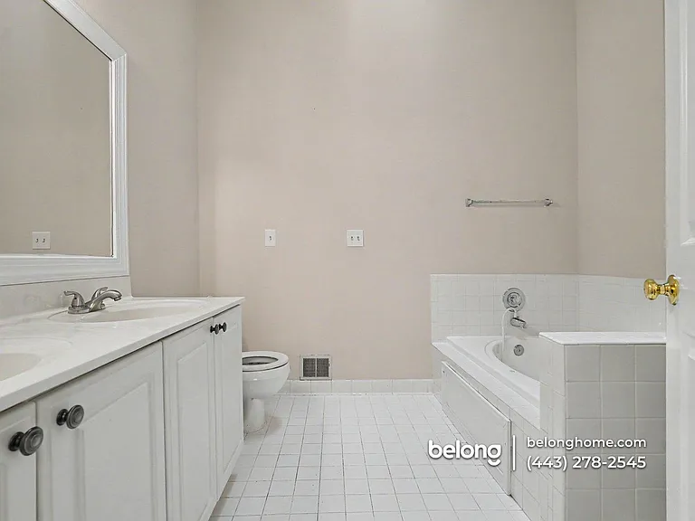 1227 Travis View Ct — Photo 15