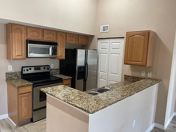 2nd image of 301 SW Palm Dr APT 201