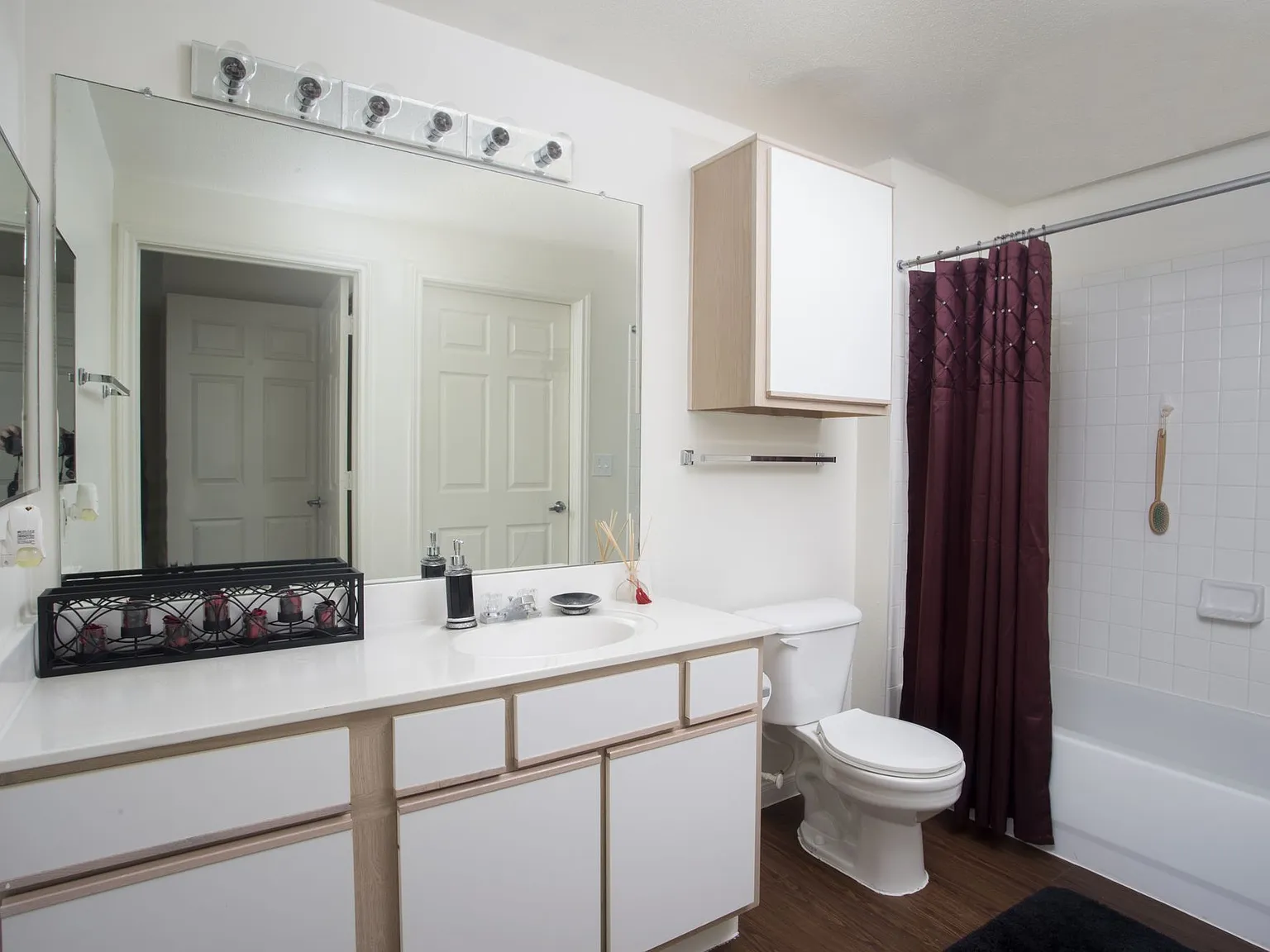 Rincon Apartments — Photo 4