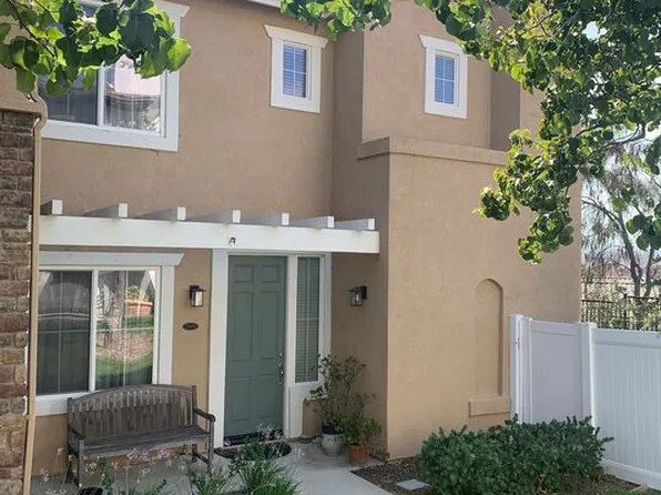 28015 Serra Ln #17, Valencia, CA 91355