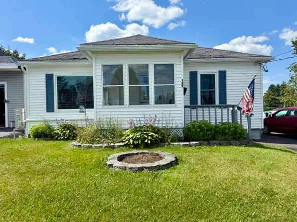 165 12th Avenue, Madawaska, ME 04756