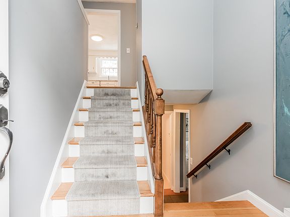 3rd image of 7 Quarterdeck Lane