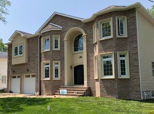 177 Mohawk Dr, River Edge, NJ 07661