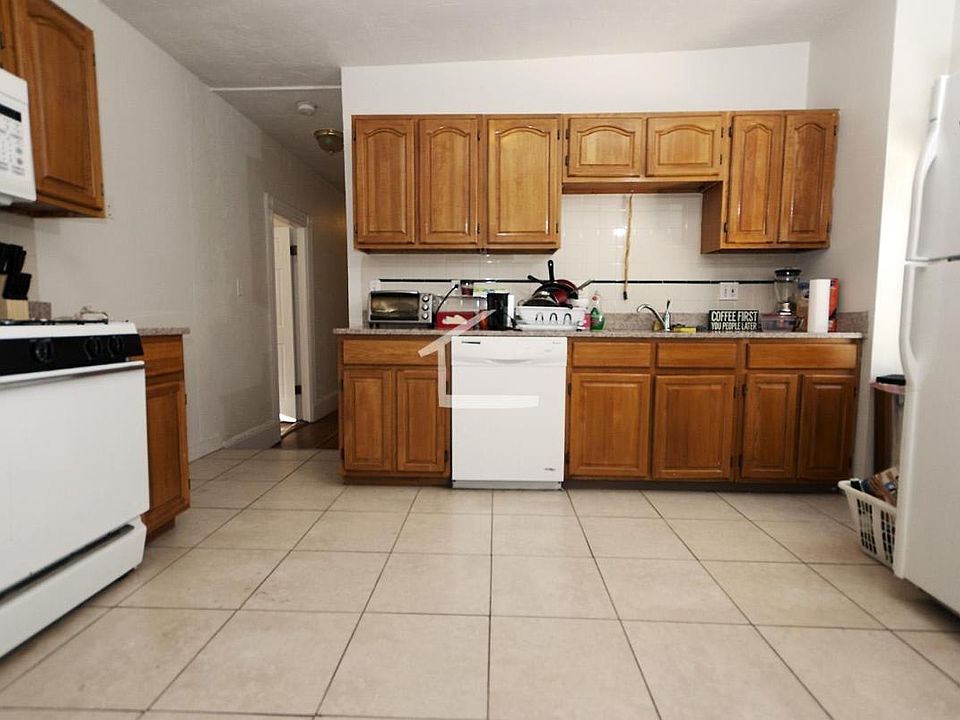 2nd image of 42 Brainerd Rd APT 2S